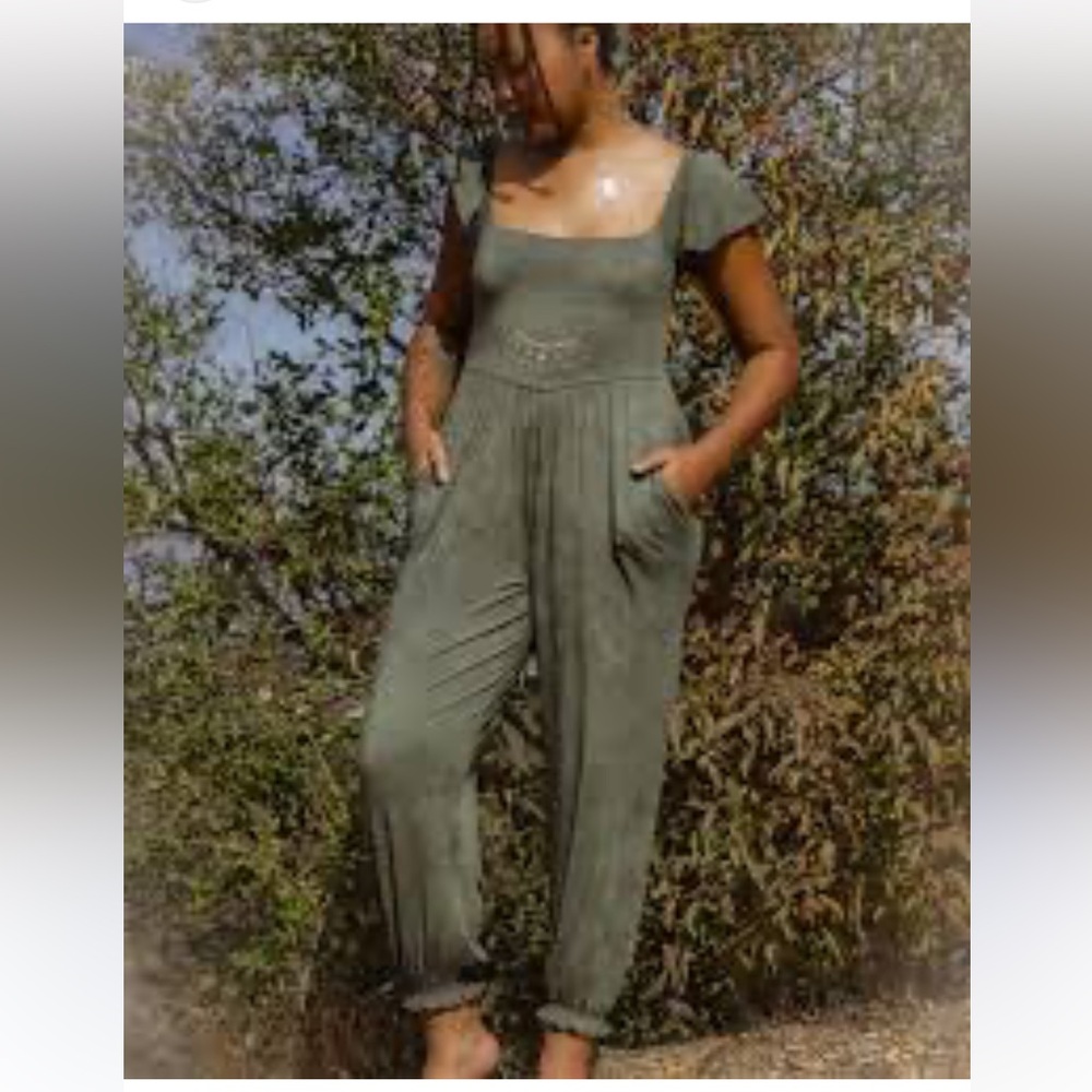 Women's Olive Jumpsuit took tags off, but never worn